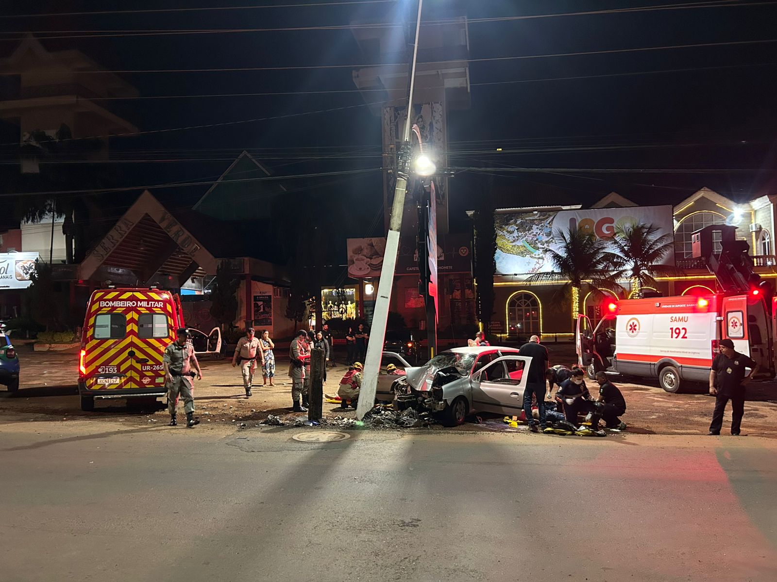 Imagem destacada do post: Mulher morre após bater carro contra poste em Caldas Novas