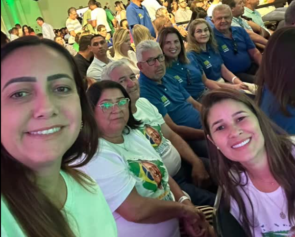 Imagem destacada do post: Prefeitos da região marcam presença em ato pró Caiado em Salvador; veja fotos