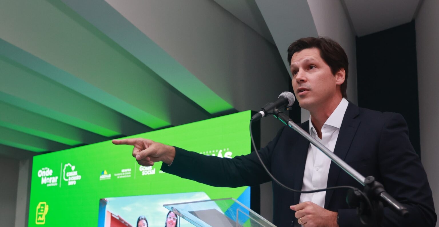 Imagem destacada do post: Governo autoriza 3,2 mil moradias a custo zero em 64 cidades goianas