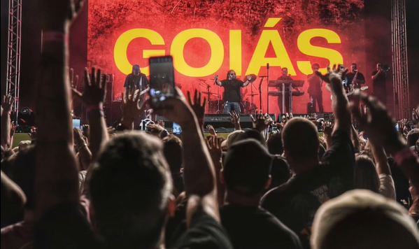 Imagem destacada do post: Marcelo Falcão agita público em show gratuito na GO-020; veja como foi