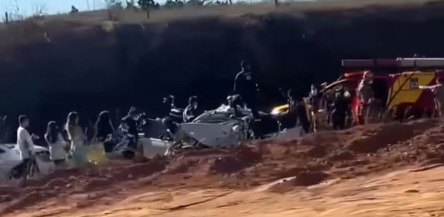 Imagem destacada do post: Carros se envolvem em acidente na GO-139 em Caldas Novas