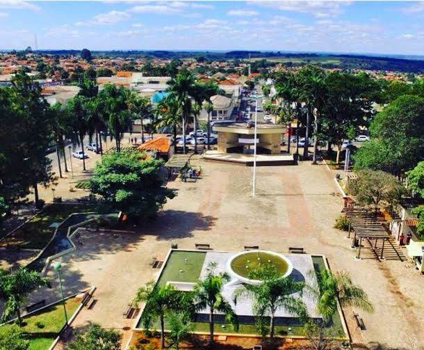 Imagem destacada do post: Prefeitura de Pires do Rio é autorizada a regularizar barraqueiros da praça