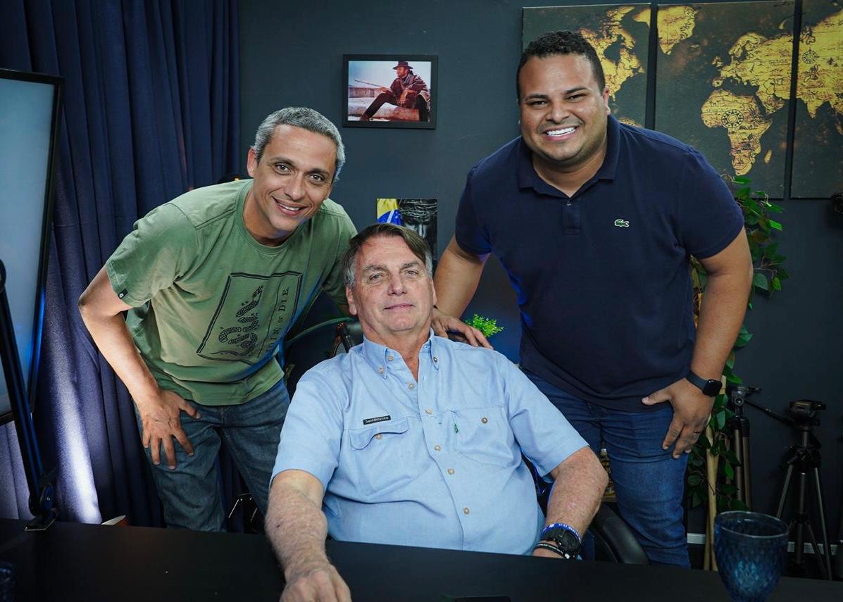 Imagem destacada do post: Bolsonaro é esperado nesta quinta (19) para receber título de Cidadão Aparecidense
