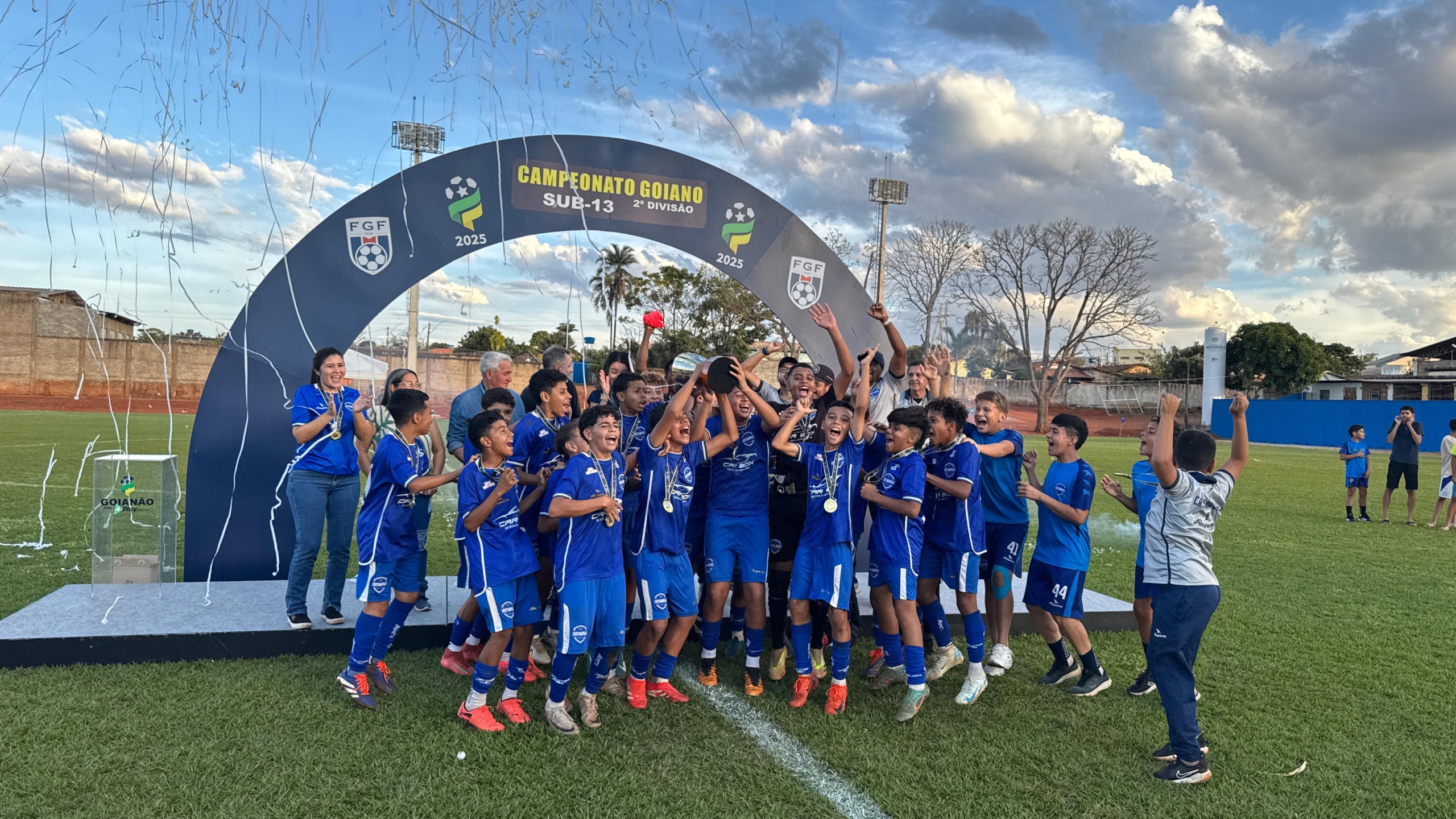 Imagem destacada do post: Cristianópolis levanta taça do Goianão Sub-13 da 2ª Divisão
