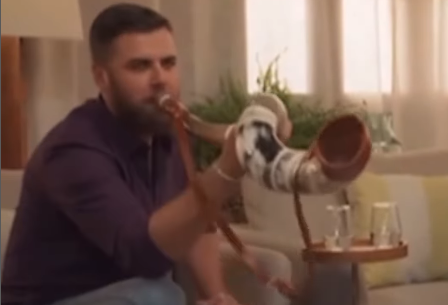 Imagem destacada do post: Cantor Zé Neto surpreende e mostra habilidade com berrante