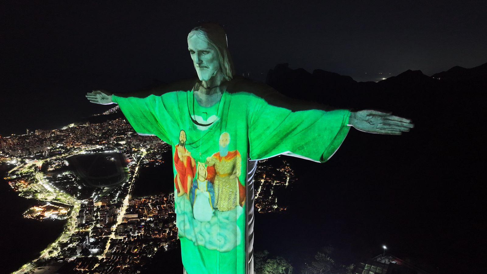 Imagem destacada do post: Cristo Redentor projeta imagem da Romaria do Divino Pai Eterno que acontece em Trindade