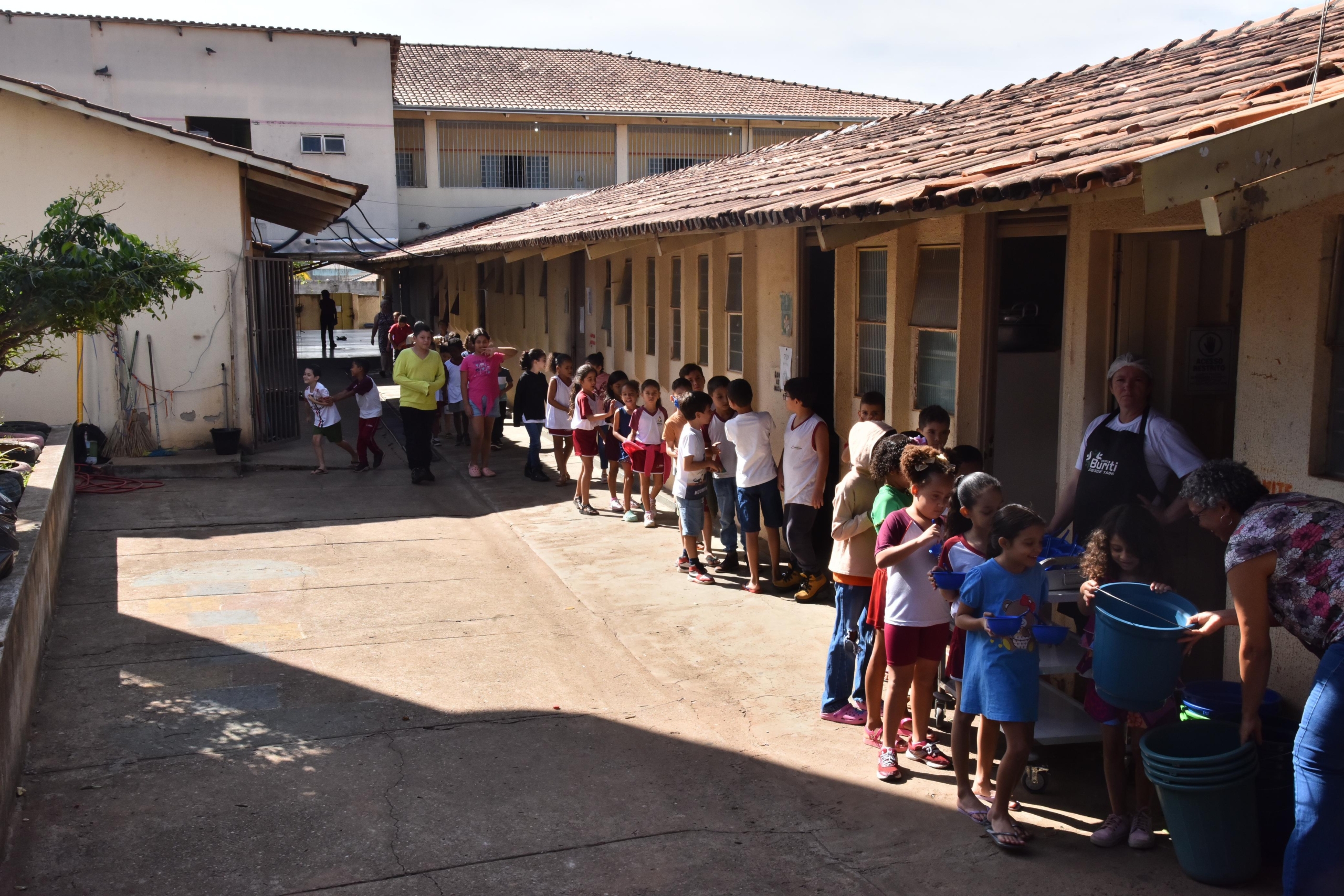 Imagem destacada do post: Vilela anuncia R$ 38 milhões para reestruturar escolas de Aparecida