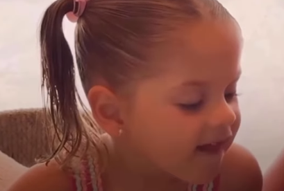 Imagem destacada do post: Maria Flor diverte web ao dizer como negou foto com fã: “Obrigada pelo carinho!”