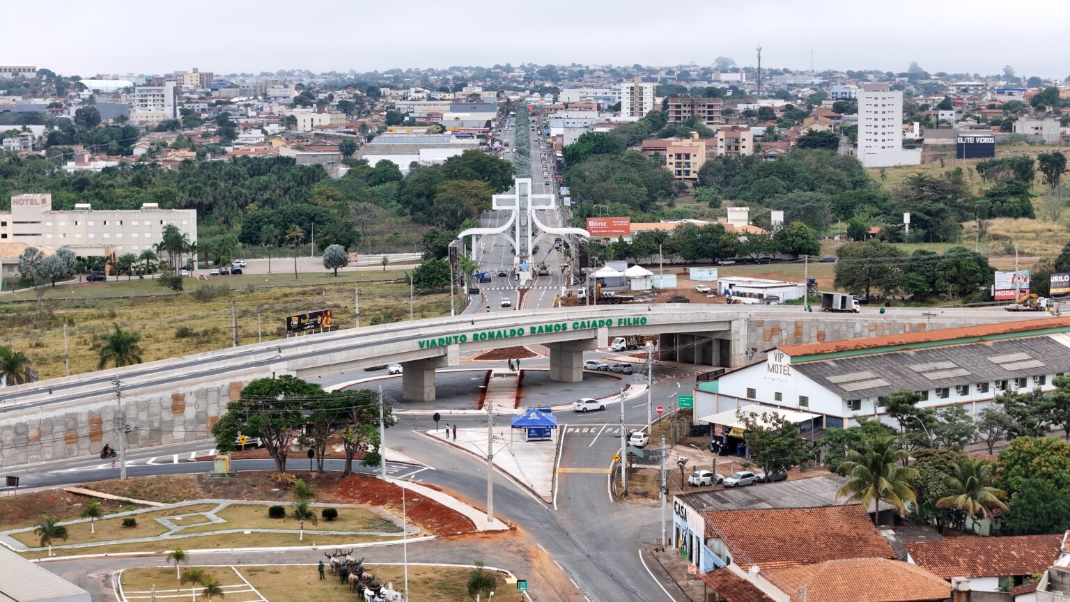 Imagem destacada do post: Caiado inaugura novo viaduto na GO-060, na entrada para Trindade