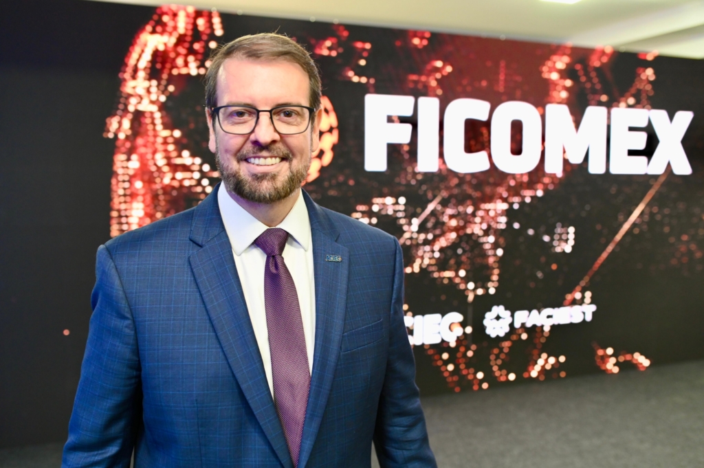 Presidente da ACIEG Rubens Fileti no evento de lancamento da FICOMEX 2025 credito Cristiano Borges