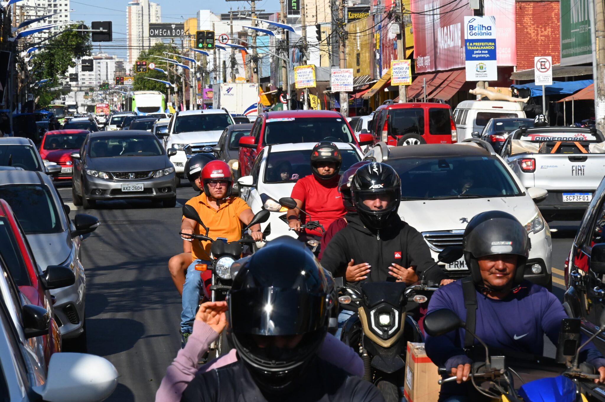 Imagem destacada do post: Trecho da Avenida 24 de Outubro passa a ter sentido único