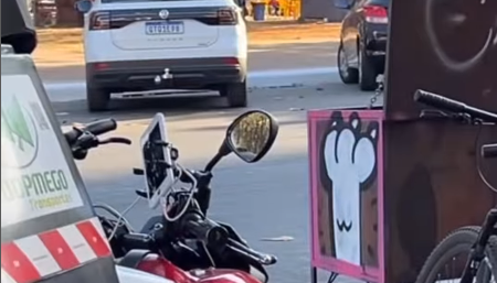 Imagem destacada do post: Celular esquecido em moto vira vídeo viral e destaca segurança em Goiás