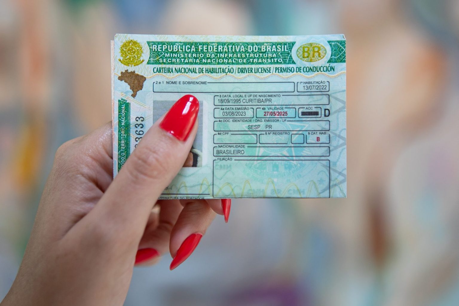 Imagem destacada do post: CNH sem autoescola: documento pode custar R$ 650 em Goiás; entenda