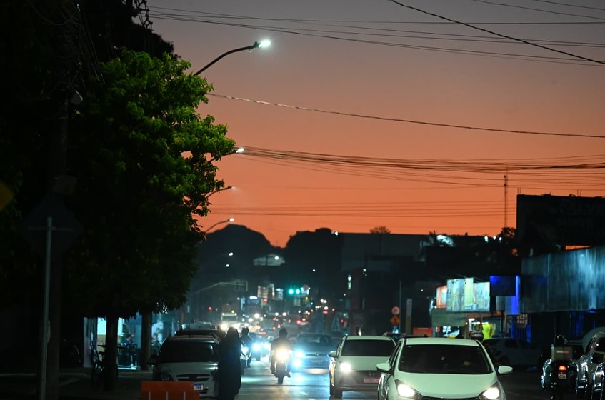 Imagem destacada do post: Iluminação de LED chega a bairros da região sul, na saída para a GO-020