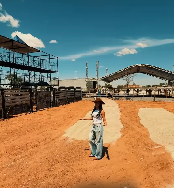 Imagem destacada do post: Roselândia realiza Festa de Rodeio até domingo (07/09); veja grade de shows