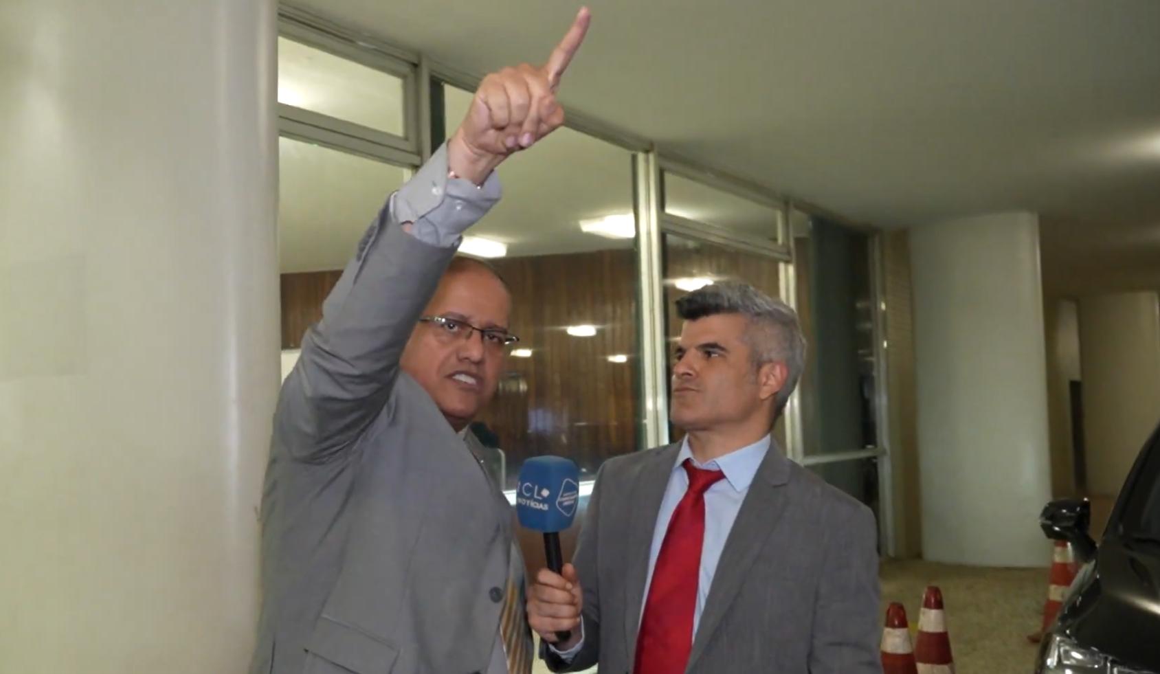 Imagem destacada do post: “Eu voto por aquele povo que tá na Papuda”, diz deputado sobre urgência à anistia