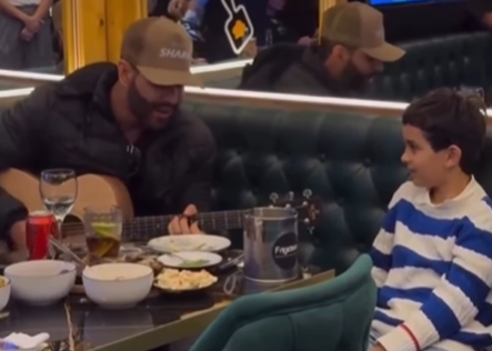 Imagem destacada do post: Em turnê na Europa, Gusttavo Lima canta para crianças em restaurante