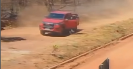 Imagem destacada do post: Homem abandona caminhonete, foge e morre em confronto com a polícia