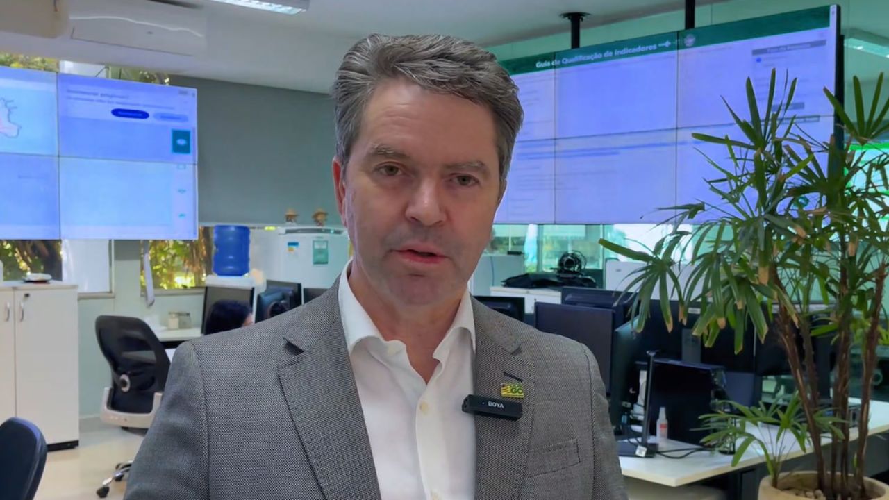 Imagem destacada do post: “Evitem consumir destilados neste momento”, pede secretário da Saúde [vídeo]