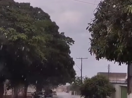 Imagem destacada do post: Internauta registra chegada da chuva em Cristianópolis neste domingo (12)
