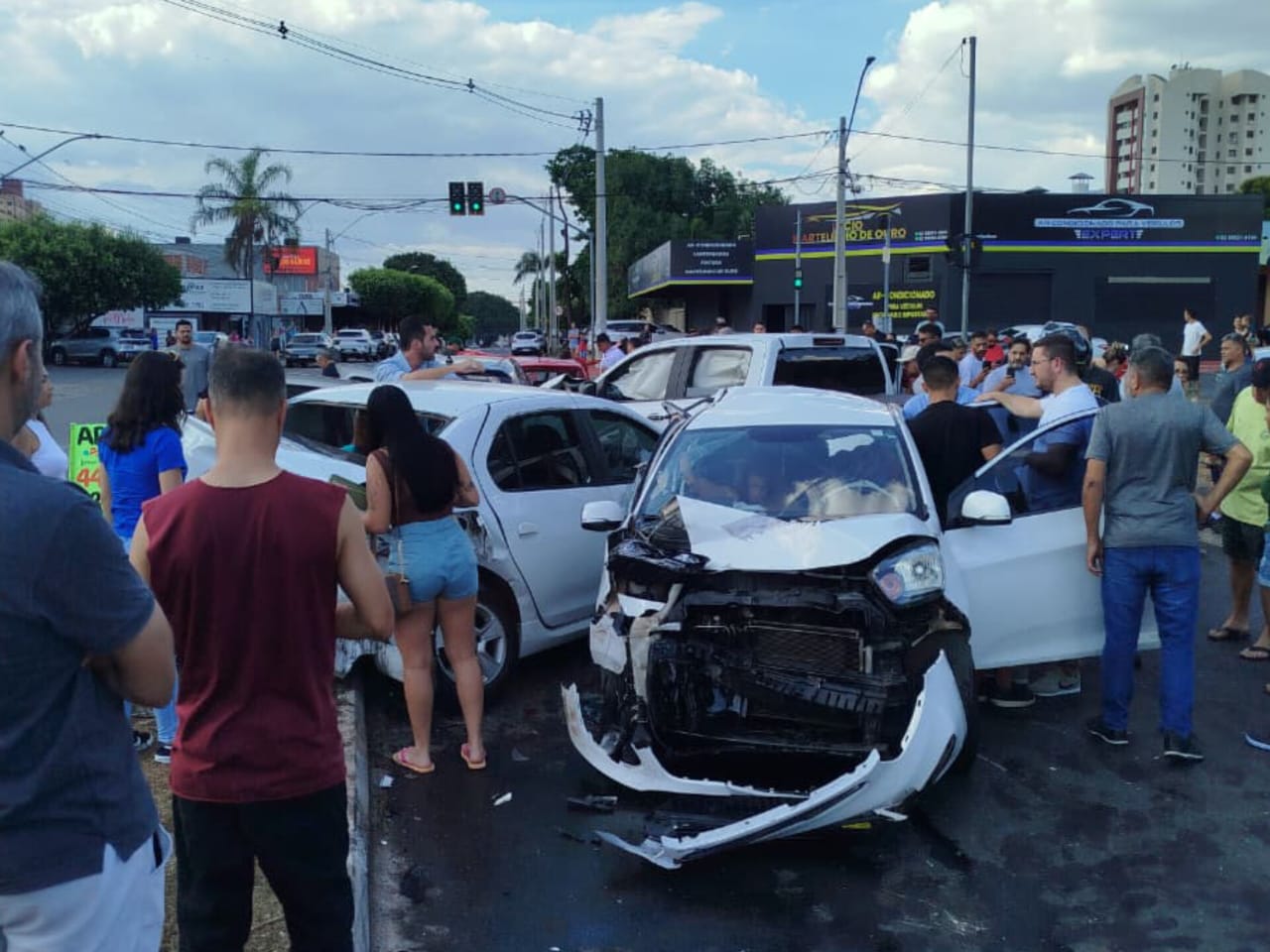 Imagem destacada do post: Motorista que causou morte em Goiânia manteve jovem em cárcere privado; entenda