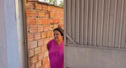 Imagem destacada do post: Filha compra a casa onde mãe morava de aluguel em Goiânia; veja reação