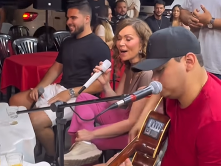 Imagem destacada do post: Solange Almeida aparece de surpresa em barzinho e canta com Robson Carvalho