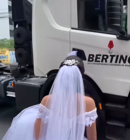Imagem destacada do post: Pai leva filha de caminhão para o casamento e vídeo emociona; assista