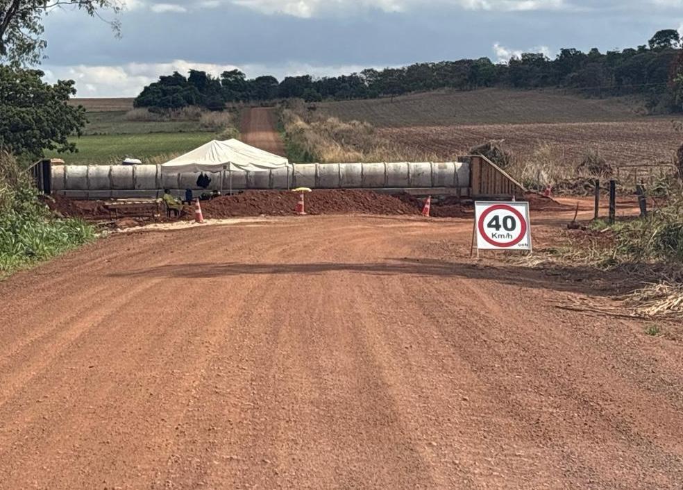 Imagem destacada do post: Obras de asfalto na região da GO-020 trazem progresso para o interior do estado