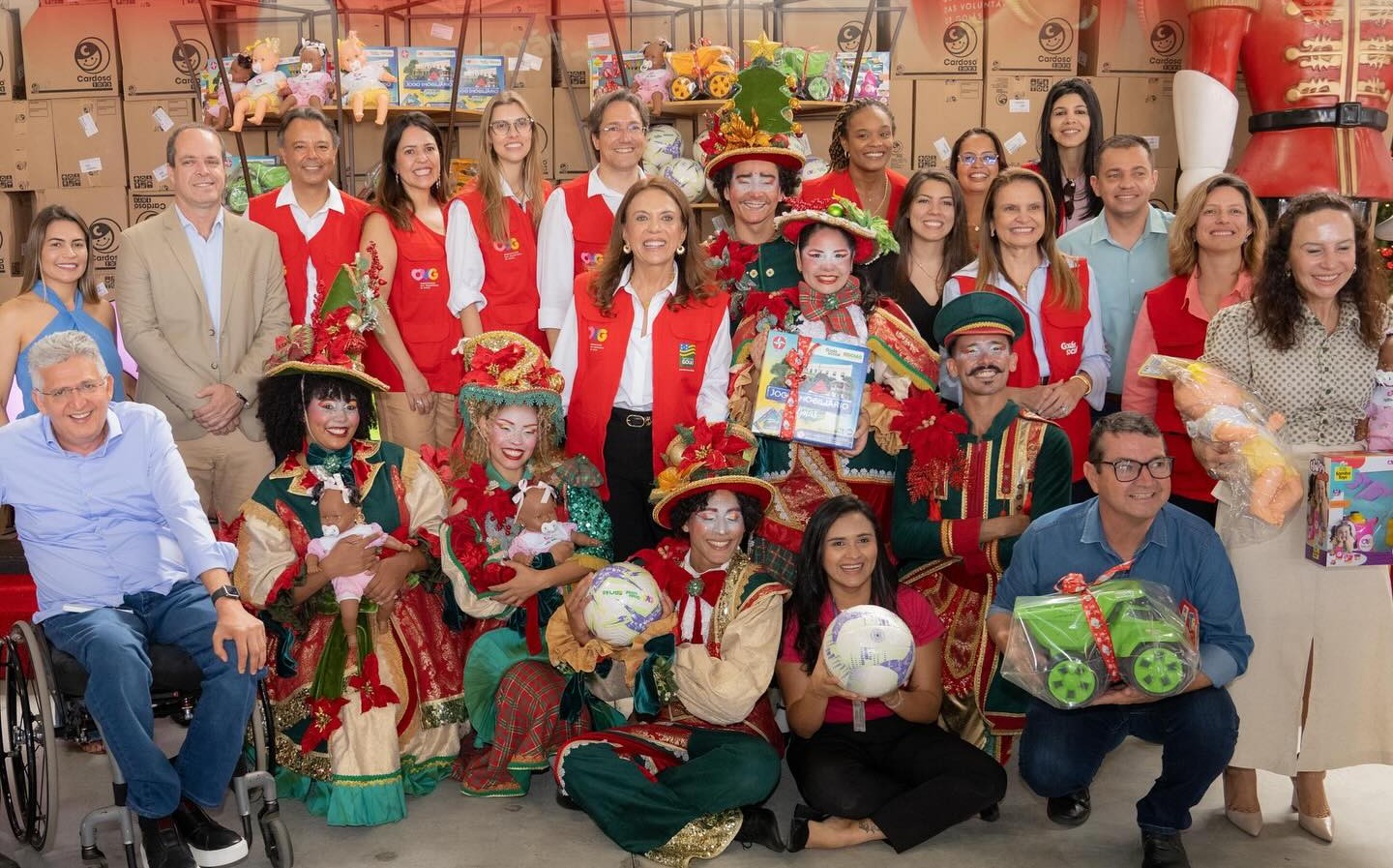 Imagem destacada do post: Caiado e Gracinha iniciam entrega de mais de 665 mil brinquedos aos municípios