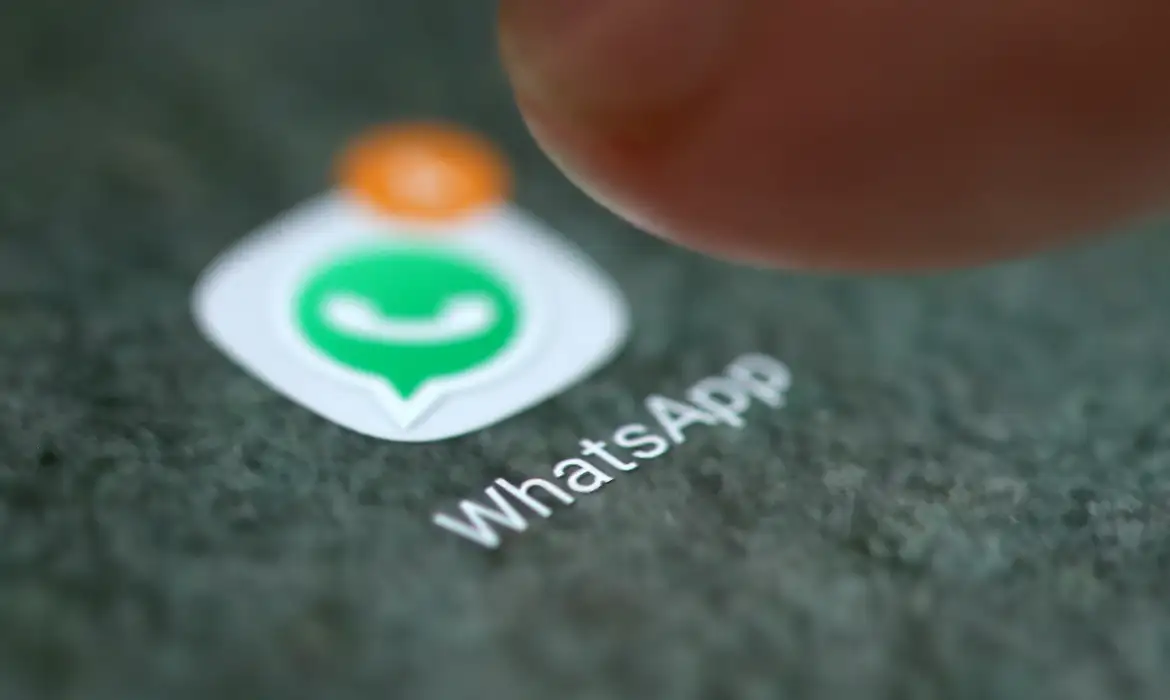 Imagem destacada do post: Brasileiro está falando menos de política no WhatsApp, diz estudo