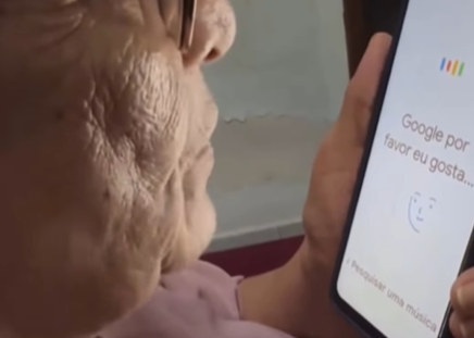 Imagem destacada do post: Idosa pergunta como arrumar companhia pro Natal e IA surpreende na resposta