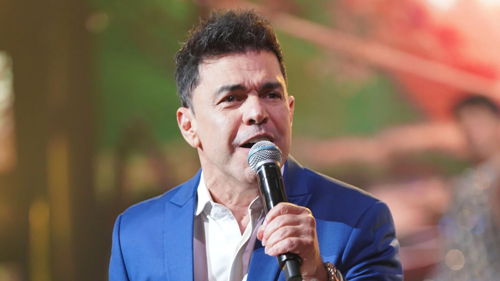 Imagem destacada do post: Zezé di Camargo pede “desculpas sinceras” à Família Abravanel