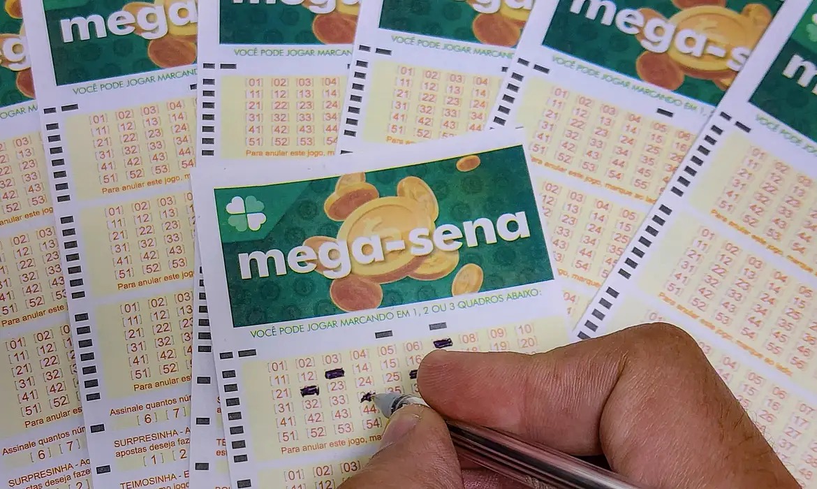 Imagem destacada do post: Aposta de Cristianópolis acerta quina da Mega e leva prêmio de R$ 25,1 mil