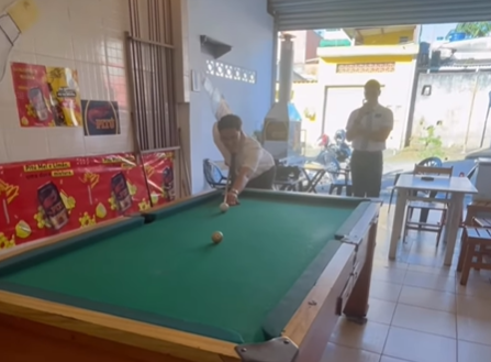 Imagem destacada do post: Internauta viraliza ao perder aposta para missionário na sinuca em troca de visita