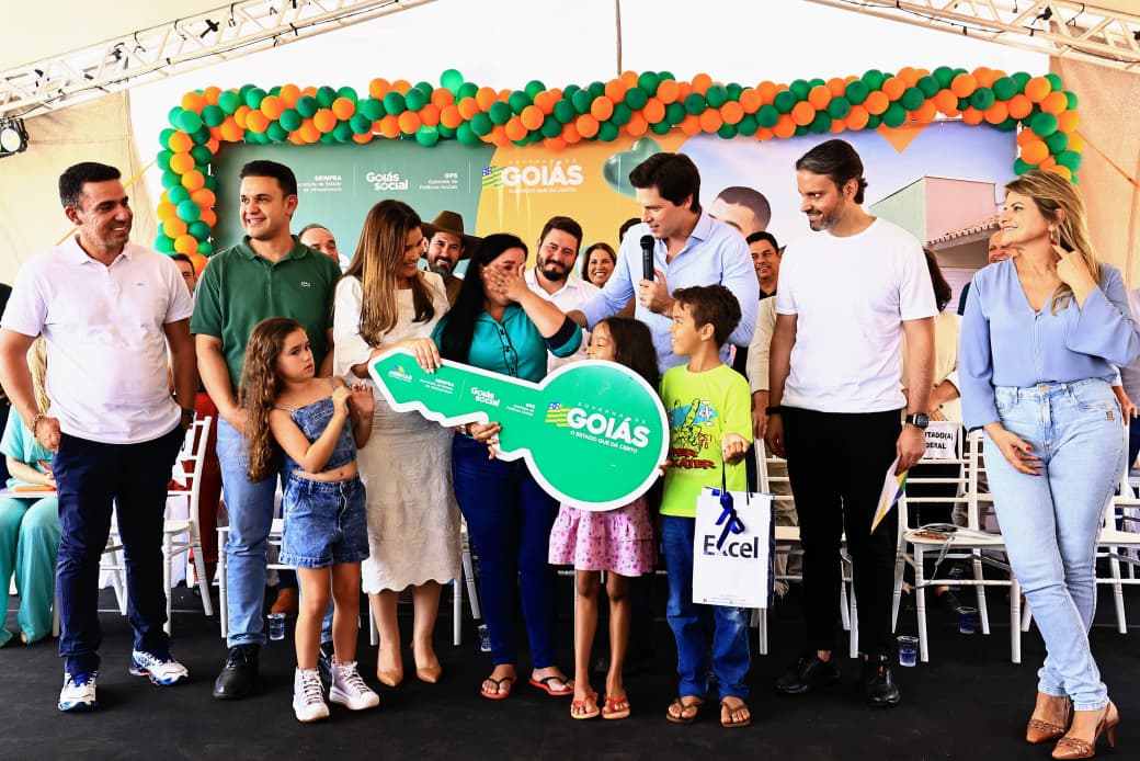Imagem destacada do post: Daniel Vilela entrega 100 casas a custo zero em Cristianópolis [vídeo]