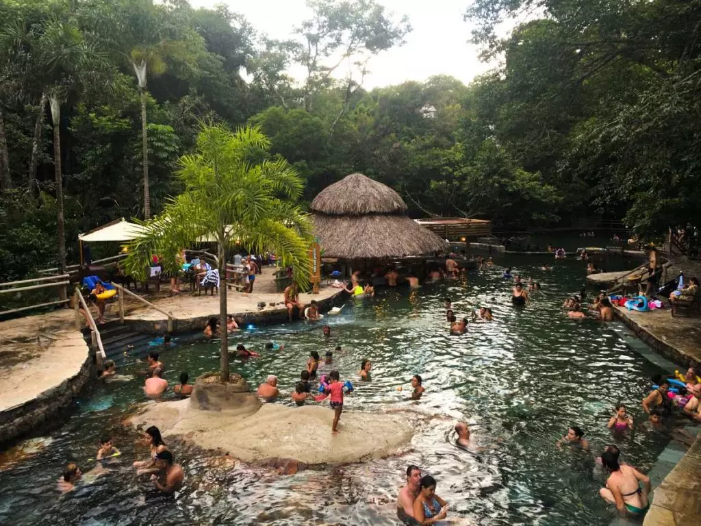 Conheça destinos naturais para fugir da folia e curtir o feriado na região da GO-020 2 guia rio quente o que ver fazer parque fontes 1024x768 1