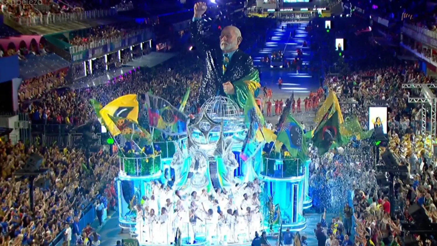 Imagem destacada do post: Lula é homenageado na Sapucaí em desfile que teve ‘Bozo na cadeia’; veja trechos