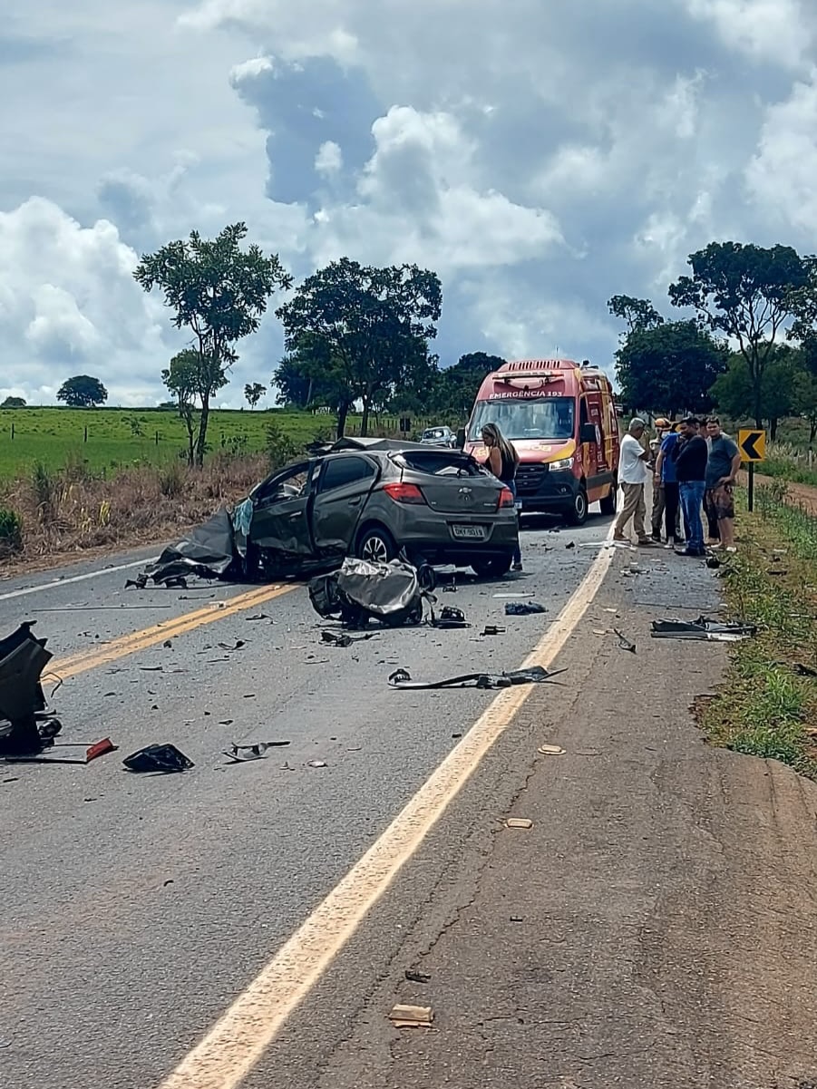 Imagem destacada do post: Duas pessoas morrem em acidente na GO-020 entre Bela Vista e Cristianópolis
