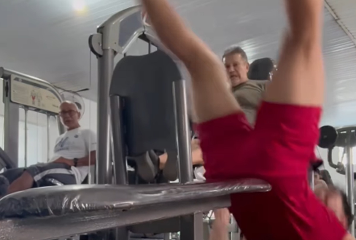 Imagem destacada do post: Equipamento se solta durante treino e cena termina em tombo inesperado