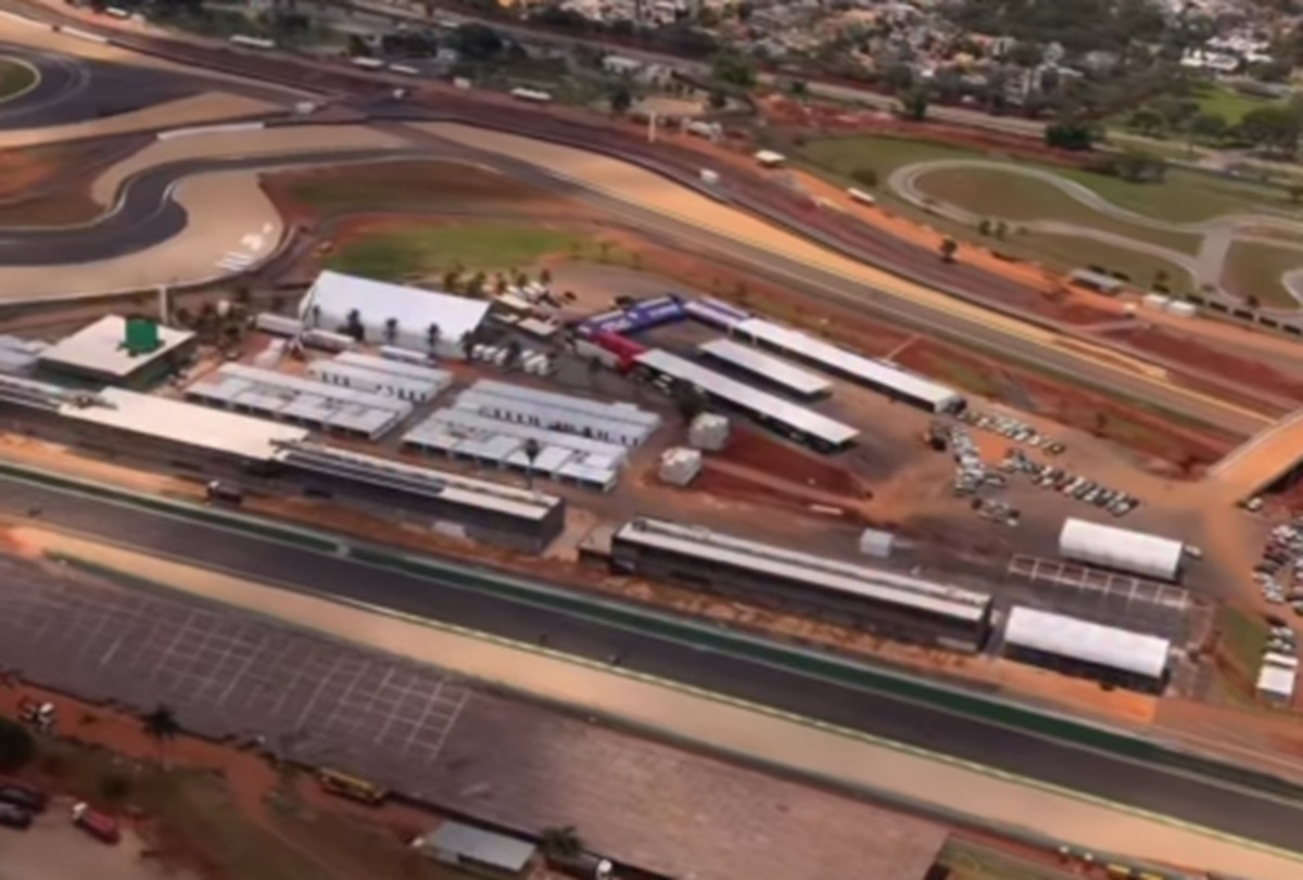 Imagem destacada do post: Gusttavo Lima sobrevoa Autódromo de Goiânia que está com obras na reta final