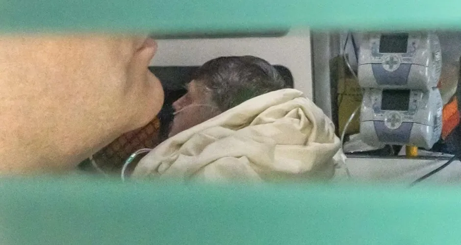 Bolsonaro segue na UTI com melhora do quadro clínico, diz boletim desta segunda (16)