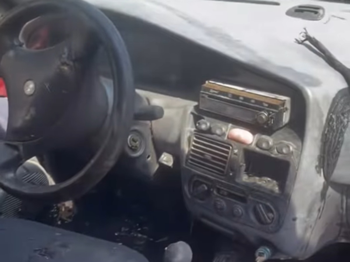 Imagem destacada do post: Funcionário de lavajato se revolta com situação de carro e faz desabafo