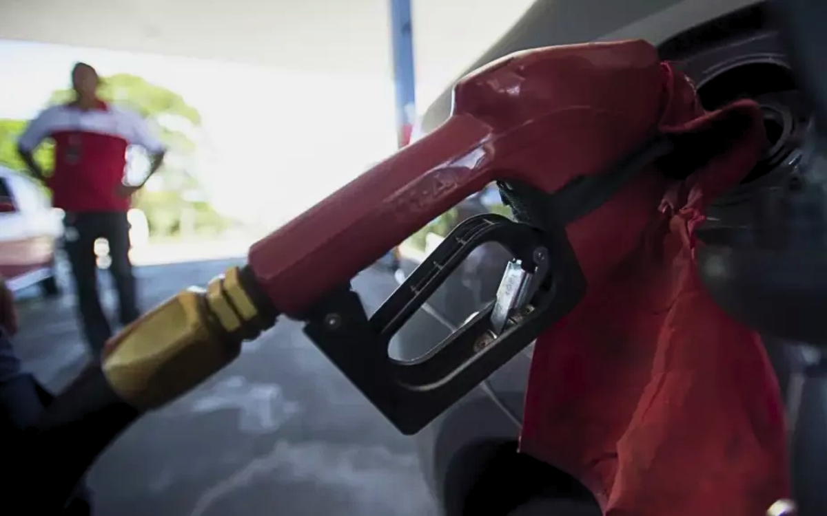 Imagem destacada do post: Guerra no Oriente Médio faz pressão no mercado e diesel chega a R$ 8 em Goiânia