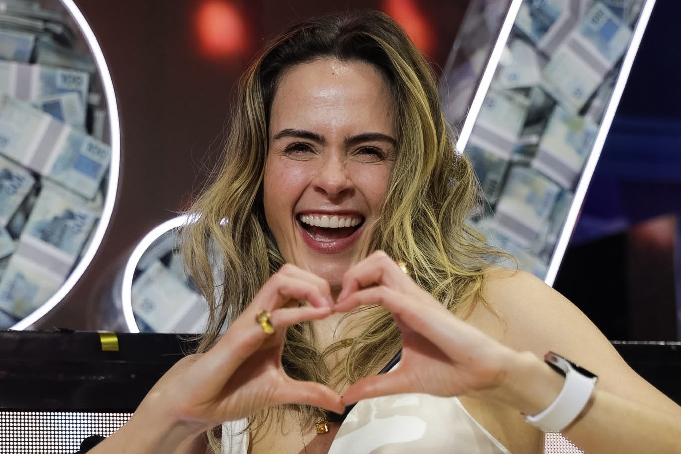 Imagem destacada do post: Ana Paula Renault vence BBB 26 com 75,94% e ganha R$ 5,7 milhões; veja vídeos