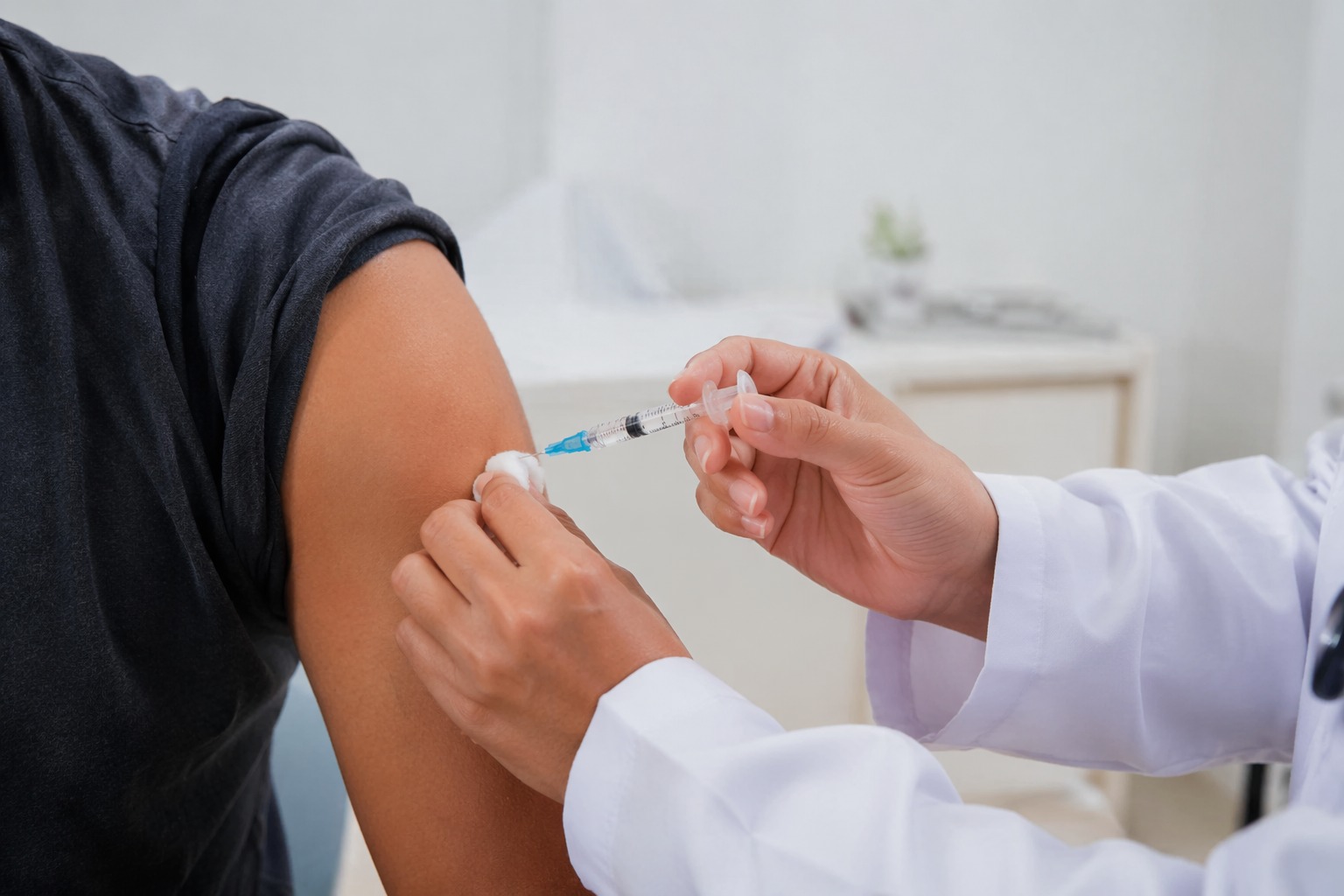 Imagem destacada do post: Caldas Novas será primeira cidade de Goiás a receber vacina contra chikungunya