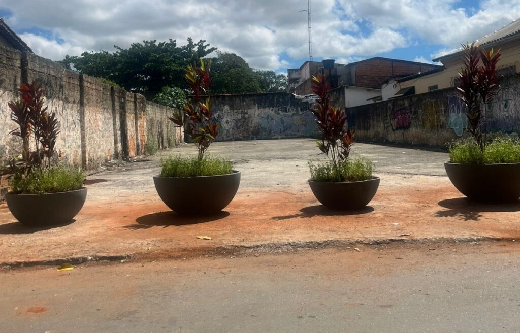 Imagem destacada do post: Terreno do Césio-137 é bloqueado após carros estacionarem no local