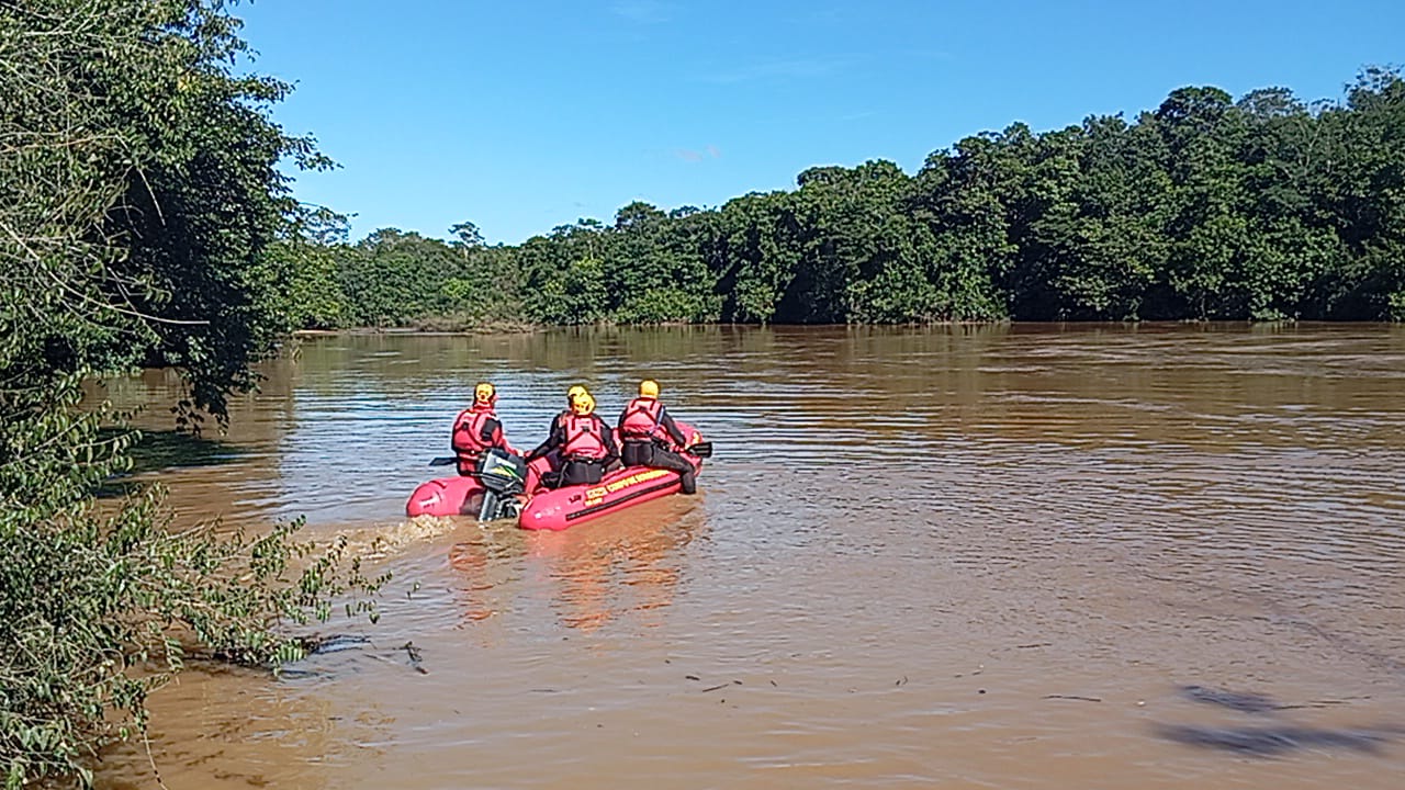 Imagem destacada do post: Bombeiros encontram corpo de vítima de afogamento no Rio do Peixe após 27 dias