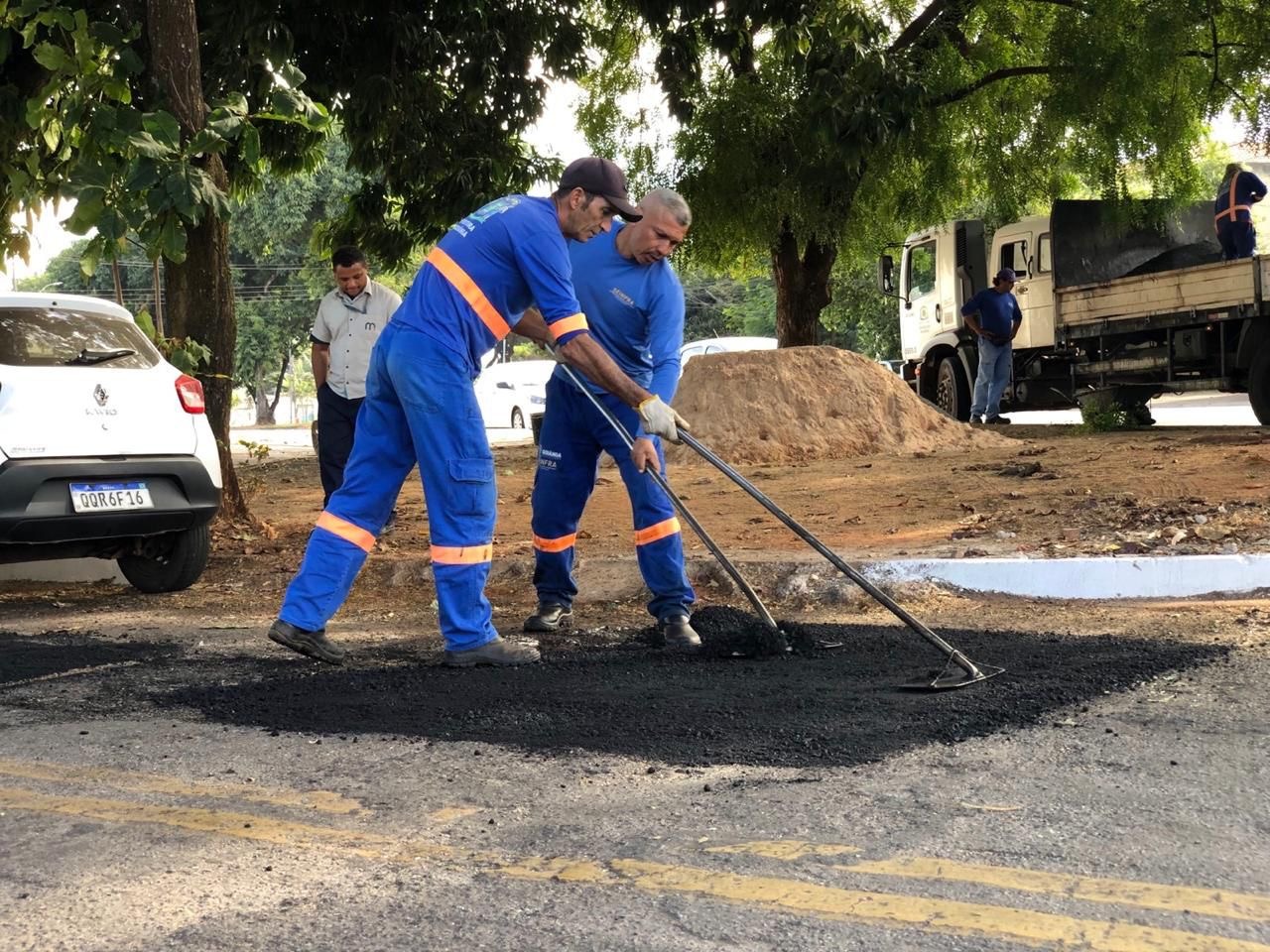 Imagem destacada do post: Serviço de tapa-buraco em Goiânia pode ser solicitado por aplicativo; veja como