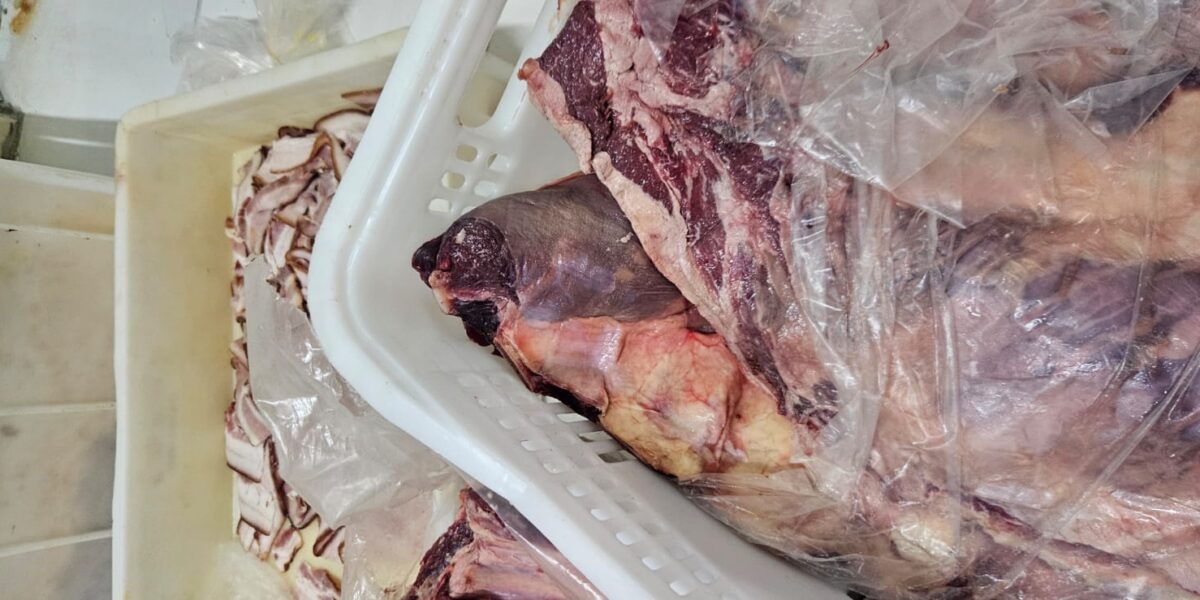 Imagem destacada do post: Procon apreende mais de 215 kg de carne imprópria em supermercado